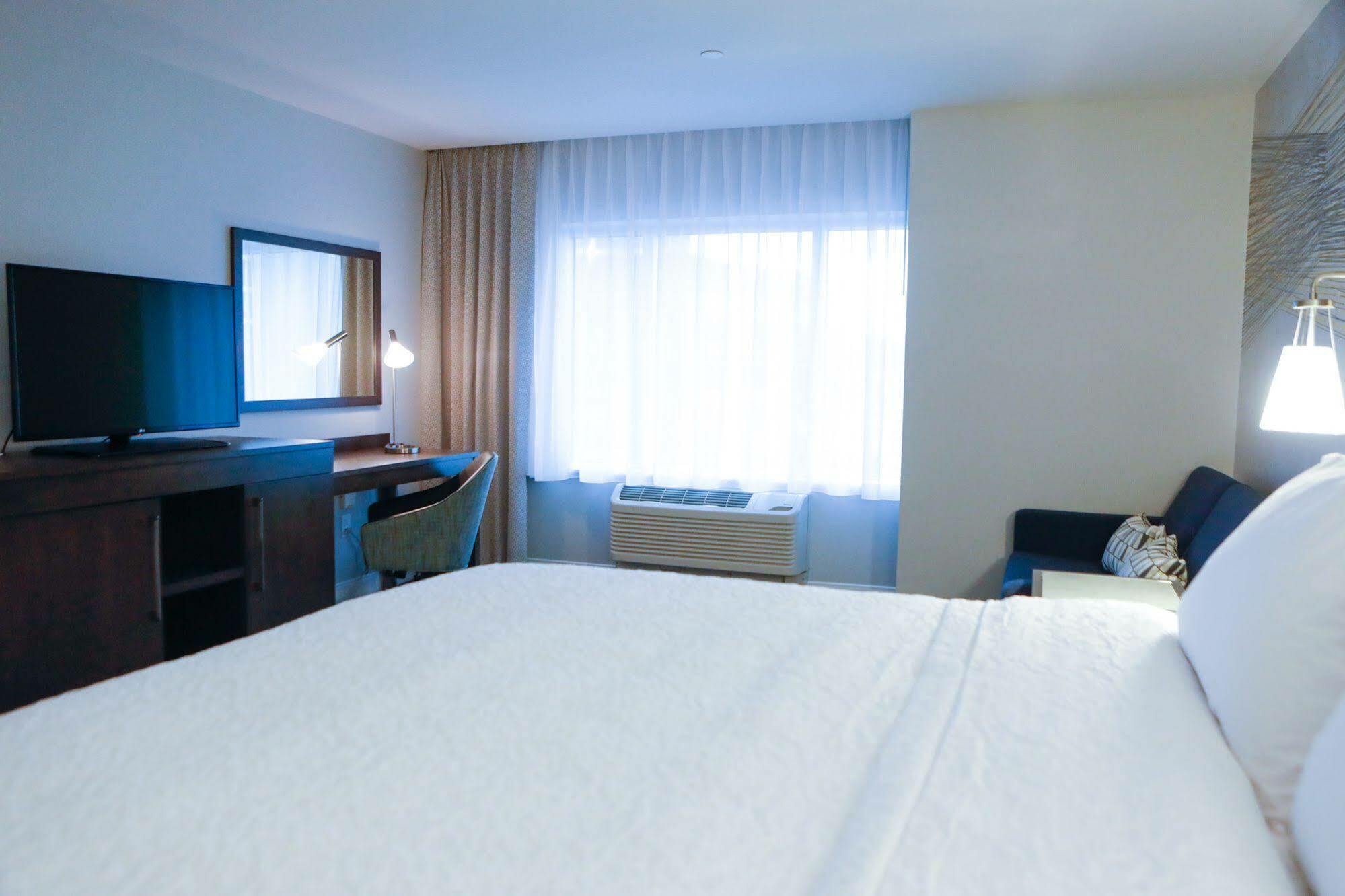 Hampton Inn & Suites By Hilton Quebec City Леві Екстер'єр фото